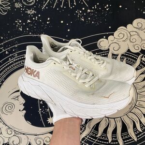 Hoka Arahi 7 Athletic Running Shoes Womens 6.5 White Rose Gold Comfort Active